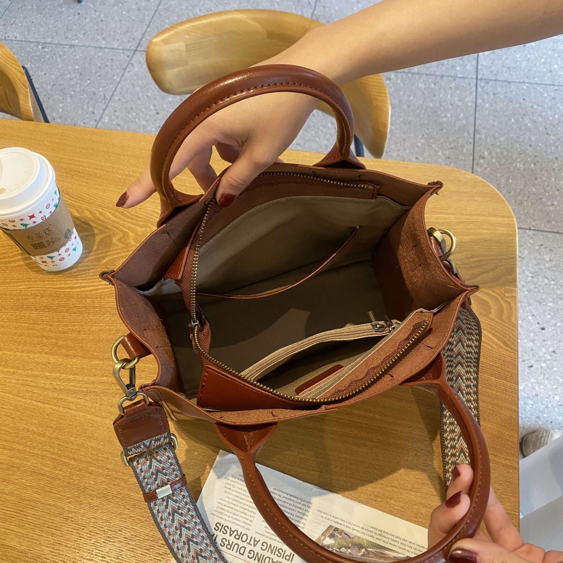 Women's Crossbody Vegetable Tanning Leather Single Shoulder Wide Strap Ribbon Vertical Square Bag